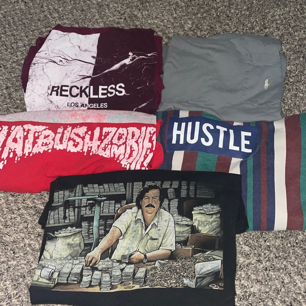 5 men graphic T-shirts